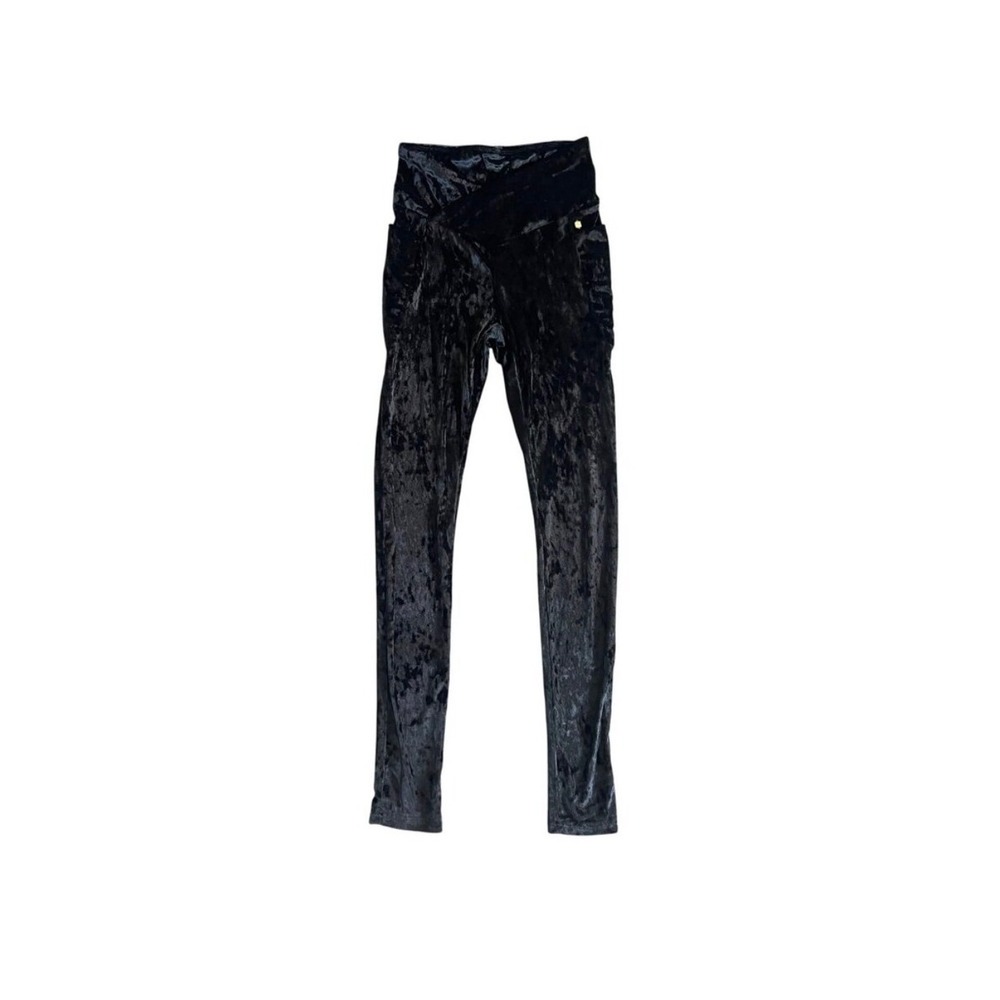 Fabletics High-Waisted Velvet
Crushed Velour Crossover
Legging Size‎ M Black - Picture 4 of 10